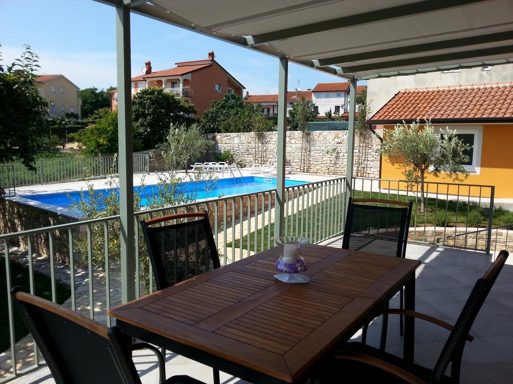 Summer Delight Apartments Savudrija Bagian luar foto